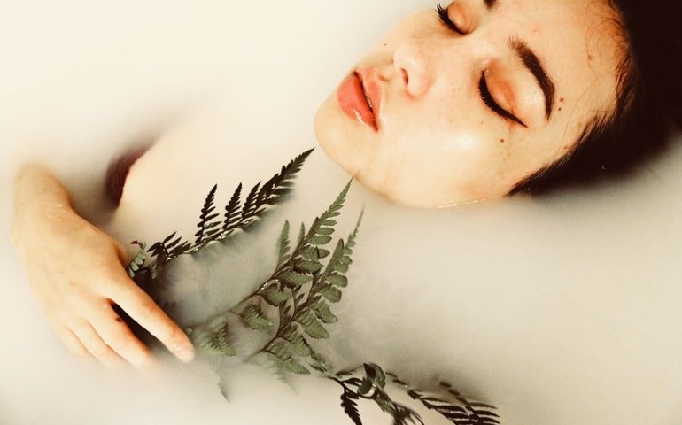 Aesthetic Skincare: Essential Techniques for Advanced Skin Treatments and Beauty Care
