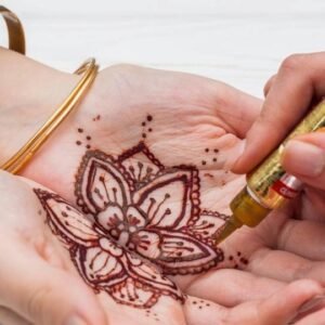 Henna Artistry 101: Mastering the Basics Course Thumbnail
