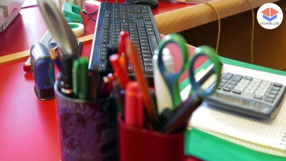 IT Service Desk Analyst Essentials Course Thumbnail